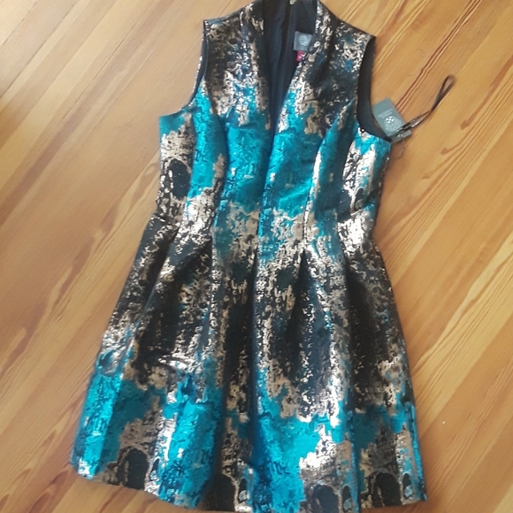 Vince Camuto Dresses & Skirts - Vince Camuto Metallic Fit & Flare Dress